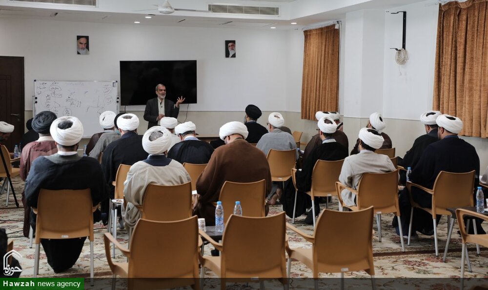 تصاویر/ آغاز دوره دانش افزایی فلسفه دروس ویژه اساتید حوزه علمیه استان یزد