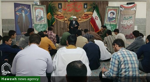 گسترش عدالت و فرو خوردن خشم زینت معنوی متقین است