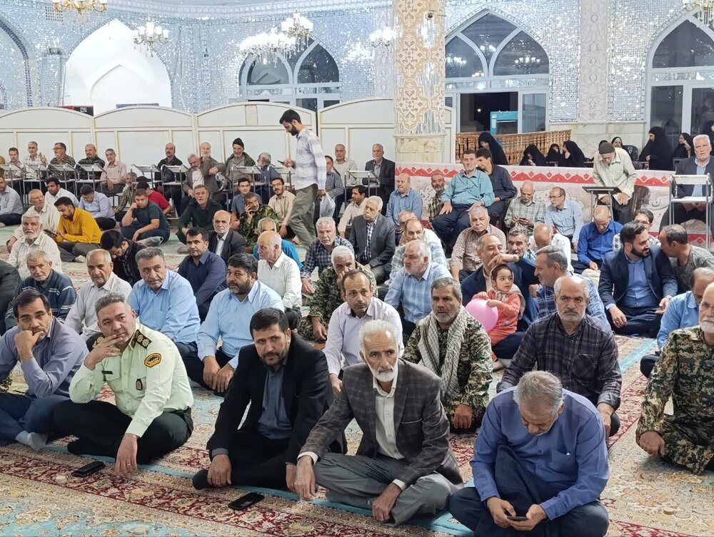 تاریخ انقلاب و مخصوصاً دفاع مقدس را بخوانید