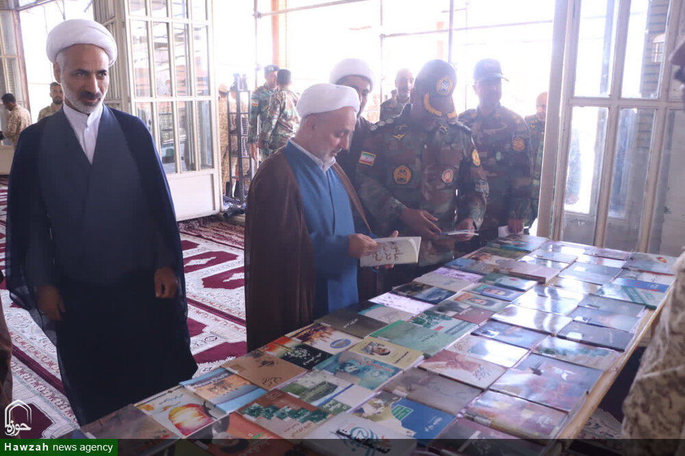 برپایی نمایشگاه کتاب به مناسبت هفته دفاع مقدس، وظیفه شرعی و ملی ماست