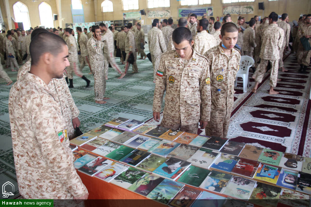 برپایی نمایشگاه کتاب به مناسبت هفته دفاع مقدس، وظیفه شرعی و ملی ماست