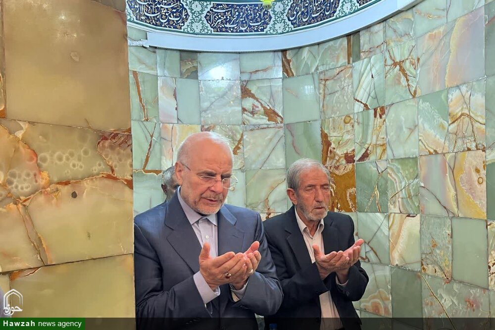 تشرف رئیس مجلس شورای اسلامی به حرم حضرت فاطمه معصومه (س)