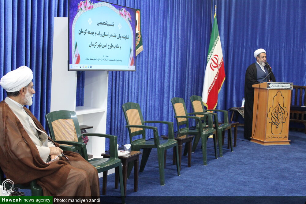 تصاویر/ نشست تخصصی نماینده ولی فقیه در استان کرمان با طلاب طرح امین شهر کرمان