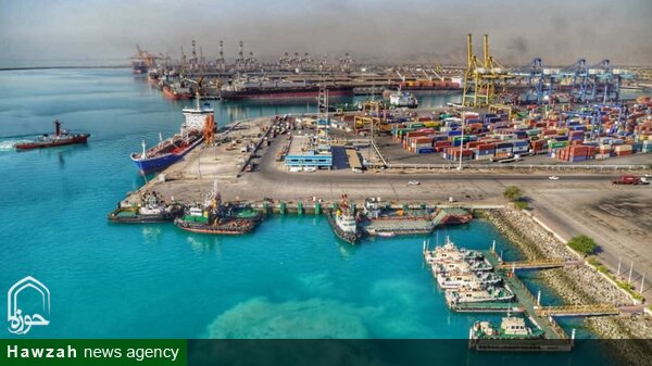 بازدید وزیر اقتصاد از بندر شهید رجایی