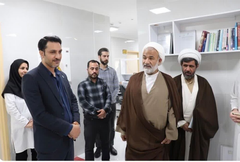 بازنشستگان، سرمایه‌های معنوی و چراغ راه نسل جوان هستند