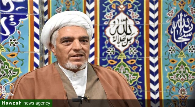 طلاب پاسدار ارزش‌های الهی و انقلابی باشند