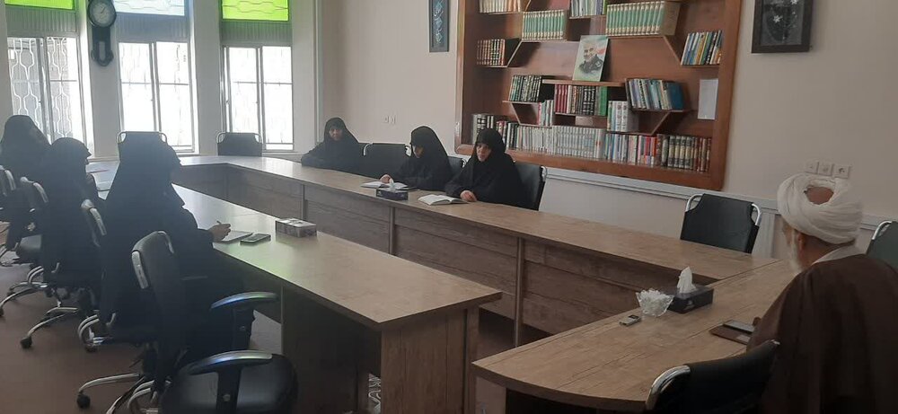 दुनयावी मामलों में दीनी मरजेईयत और विलायत का आधार आइम्मा (अ) के ज़माने से ही मौजूद था