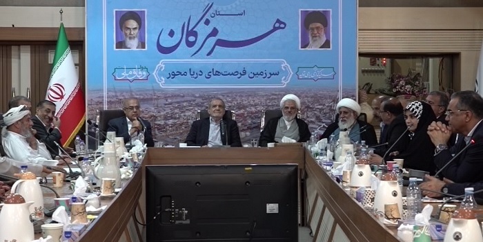 گزارشی از سفر یک روزه رئیسجمهور به استان هرمزگان