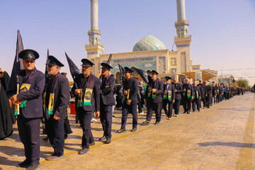 تصاویر/ دسته عزای خادمان و زائران حرم بانوی کرامت در سالروز رحلت حضرت معصومه سلام الله علیها