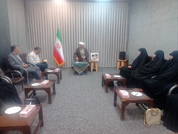 نشست اخلاقی با عنوان چگونگی افزایش معنویت در طلاب در سمنان