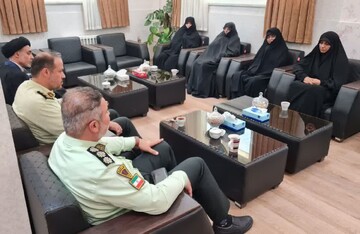 دیدار مدیران مدارس علمیه خواهران شاهرود با فرماندهی انتظامی شهرستان