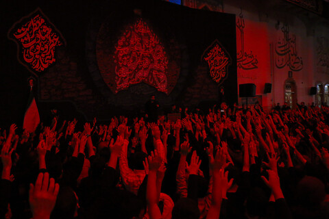 تصاویر/ مراسم سوگواری زائران حرم حضرت فاطمه معصومه سلام الله علیها در شب رحلت بانوی کرامت