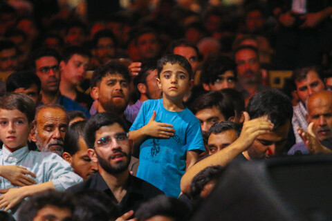 تصاویر/ مراسم سوگواری زائران حرم حضرت فاطمه معصومه سلام الله علیها در شب رحلت بانوی کرامت