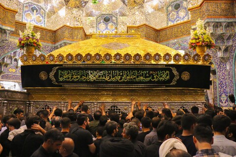 تصاویر/ مراسم سوگواری زائران حرم حضرت فاطمه معصومه سلام الله علیها در شب رحلت بانوی کرامت