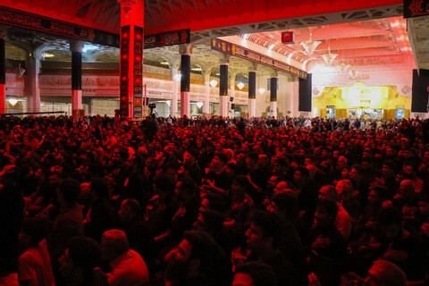 تصاویر/ مراسم سوگواری زائران حرم حضرت فاطمه معصومه سلام الله علیها در شب رحلت بانوی کرامت