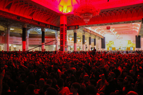 تصاویر/ مراسم سوگواری زائران حرم حضرت فاطمه معصومه سلام الله علیها در شب رحلت بانوی کرامت