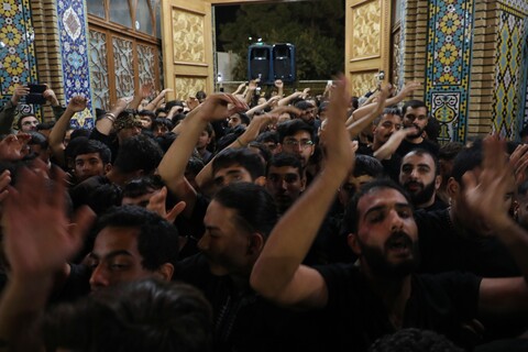 تصاویر/ حال و هوای حرم حضرت معصومه (س) در شب وفات ایشان