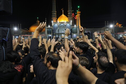 تصاویر/ حال و هوای حرم حضرت معصومه (س) در شب وفات ایشان