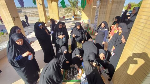 تصاویر/ دورهمی طلاب خواهر در دلوار در کنار شهدا