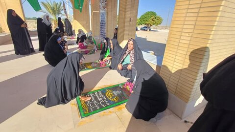 تصاویر/ دورهمی طلاب خواهر در دلوار در کنار شهدا