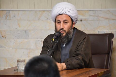 تصاویر/ دیدار جمعی از دانش‌آموزان اتحادیه انجمن‌های اسلامی با امام جمعه شهرستان خوی