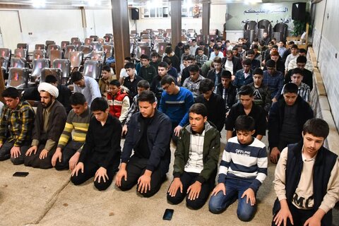 تصاویر/ دیدار جمعی از دانش‌آموزان اتحادیه انجمن‌های اسلامی با امام جمعه شهرستان خوی