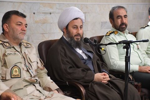 تصاویر/ دیدار فرماندهان نظامی و انتظامی با امام جمعه شهرستان خوی