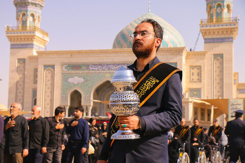 تصاویر/ دسته عزای خادمان و زائران حرم بانوی کرامت در سالروز رحلت حضرت معصومه سلام الله علیها