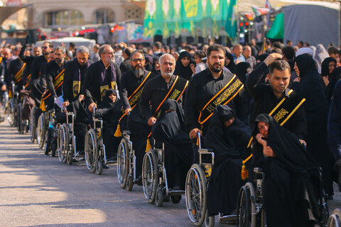 تصاویر/ دسته عزای خادمان و زائران حرم بانوی کرامت در سالروز رحلت حضرت معصومه سلام الله علیها