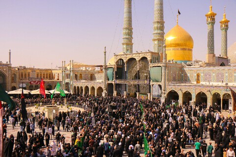 تصاویر/ دسته عزای خادمان و زائران حرم بانوی کرامت در سالروز رحلت حضرت معصومه سلام الله علیها