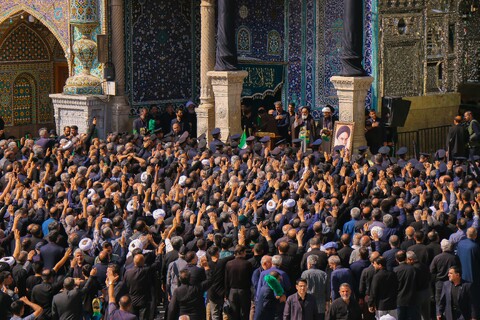 تصاویر/ دسته عزای خادمان و زائران حرم بانوی کرامت در سالروز رحلت حضرت معصومه سلام الله علیها