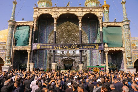 تصاویر/ دسته عزای خادمان و زائران حرم بانوی کرامت در سالروز رحلت حضرت معصومه سلام الله علیها