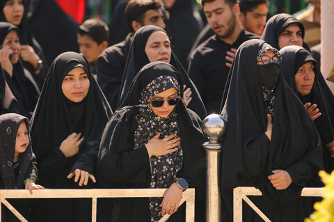 تصاویر/ حضور دسته‌های عزاداری روز وفات حضرت فاطمه معصومه (س) در حرم کریمه اهل بیت (ع)