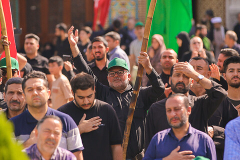 تصاویر/ حضور دسته‌های عزاداری روز وفات حضرت فاطمه معصومه (س) در حرم کریمه اهل بیت (ع)