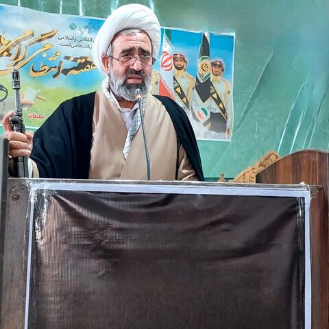 تصاویر/ برپایی میز خدمت مسئولان در نماز جمعه مروست