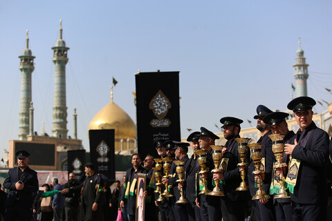 تصاویر/ دسته عزای خادمان و زائران حرم بانوی کرامت در سالروز رحلت حضرت معصومه(س)