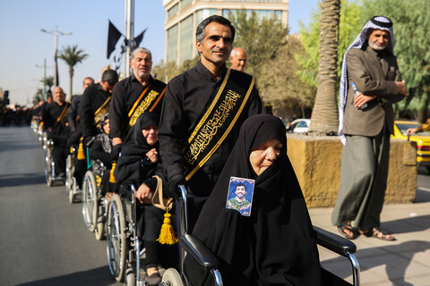 تصاویر/ دسته عزای خادمان و زائران حرم بانوی کرامت در سالروز رحلت حضرت معصومه(س)