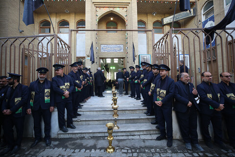 تصاویر/ دسته عزای خادمان و زائران حرم بانوی کرامت در سالروز رحلت حضرت معصومه(س)