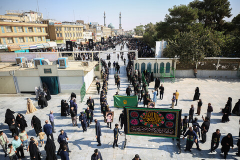 تصاویر/ دسته عزای خادمان و زائران حرم بانوی کرامت در سالروز رحلت حضرت معصومه(س)