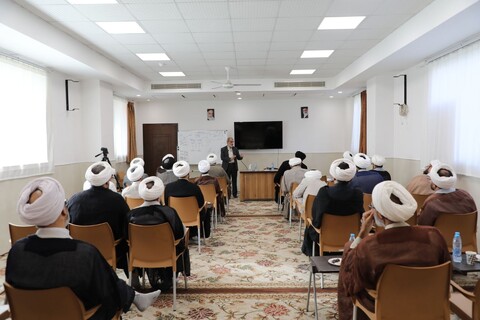 تصاویر/ روز دوم دوره دانش افزایی فلسفه دروس ویژه اساتید حوزه علمیه استان یزد