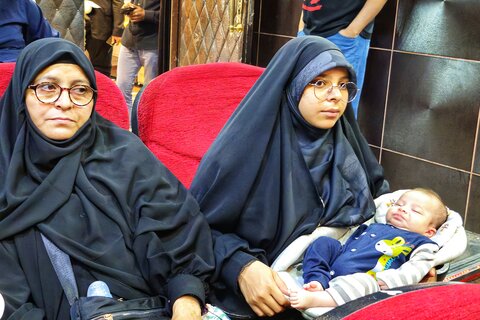 تصاویر/ پخش فيلم سینمایی اخت الرضا به زبان اردو در قم