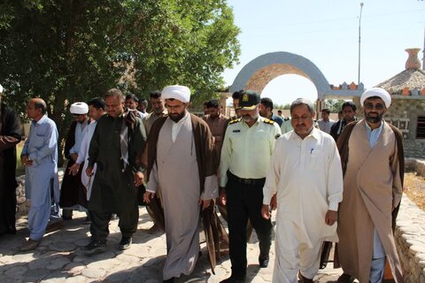 آیین غبارروبی گلزار شهدای گمنام دلگان به مناسبت هفته نیروی انتظامی