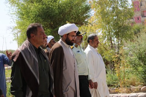 آیین غبارروبی گلزار شهدای گمنام دلگان به مناسبت هفته نیروی انتظامی