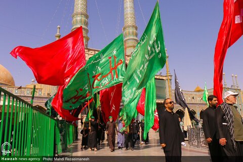 مواكب العزاء تتوافد على العتبة المعصومية بقم المقدسة إحياءً لذكرى وفاة صاحبتها