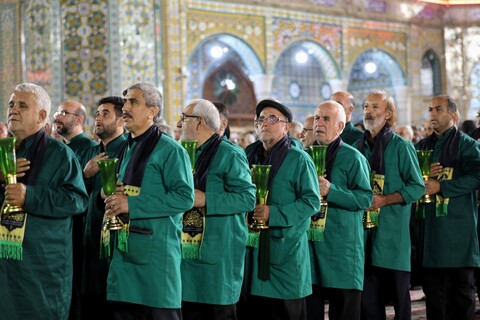 آیین شمعدانی گردانی خادمین حرم حضرت معصومه (س)