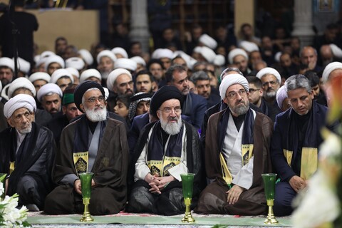 آیین شمعدانی گردانی خادمین حرم حضرت معصومه (س)
