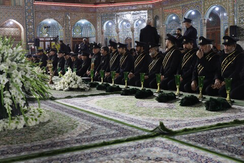 آیین شمعدانی گردانی خادمین حرم حضرت معصومه (س)