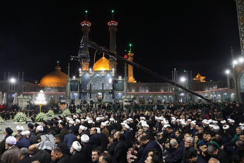 آیین شمعدانی گردانی خادمین حرم حضرت معصومه (س)