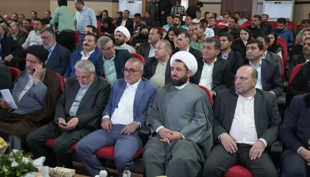 ترک جلسه شورای اداری به دلیل تار و تنبک/ امام جمعه: شأن نشست‌ها را رعایت کنید