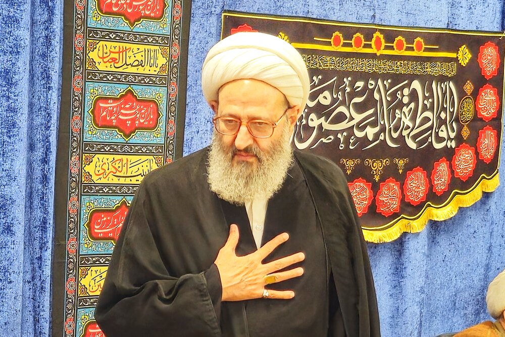 تصاویر/مراسم شب شهادت حضرت فاطمه معصومه(س) در بیت آیت‌الله فقیهی